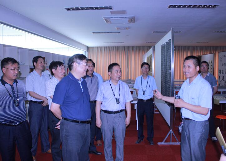 市長朱大綱等幾大班子領(lǐng)導(dǎo) 蒞臨我公司參觀指導(dǎo)工作(圖1) 市長朱大綱等幾大班子領(lǐng)導(dǎo) 蒞臨我公司參觀指導(dǎo)工作(圖1)