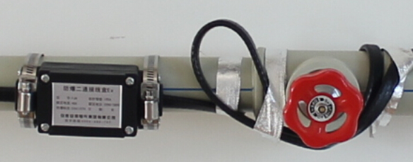 伴熱帶固定于管道切忌使用不銹鋼扎帶(圖2) 伴熱帶固定于管道切忌使用不銹鋼扎帶(圖2)